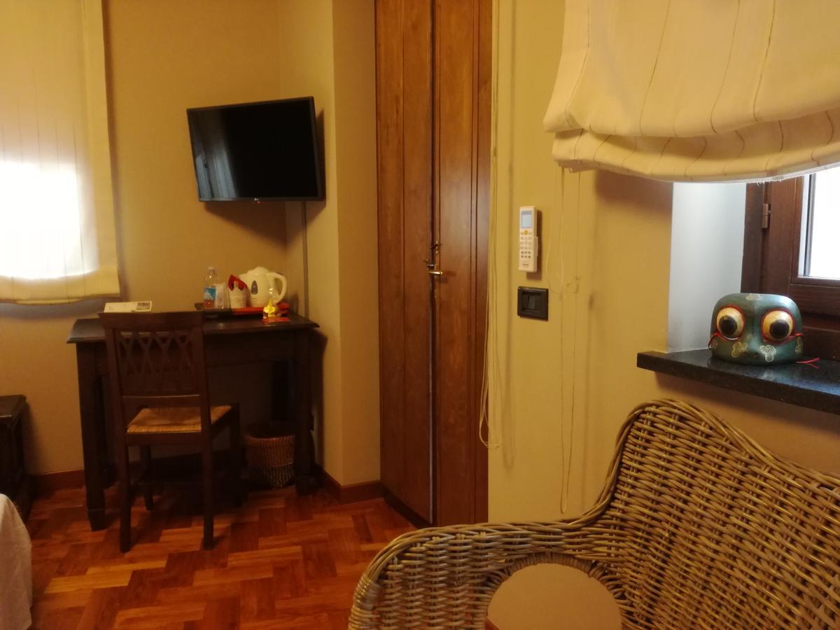 Casa Asso Di Coppe B&B Alba  Extérieur photo