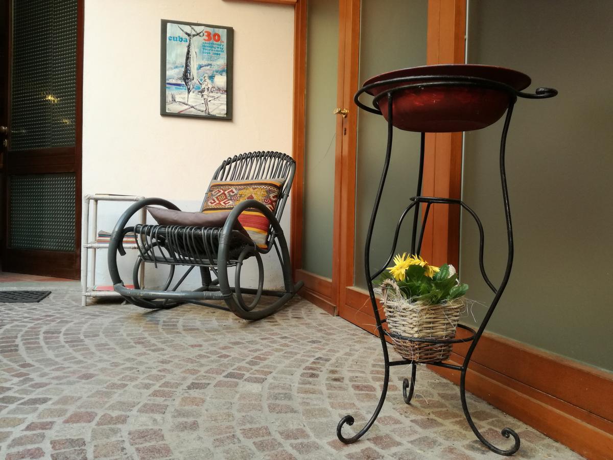 Casa Asso Di Coppe B&B Alba  Extérieur photo