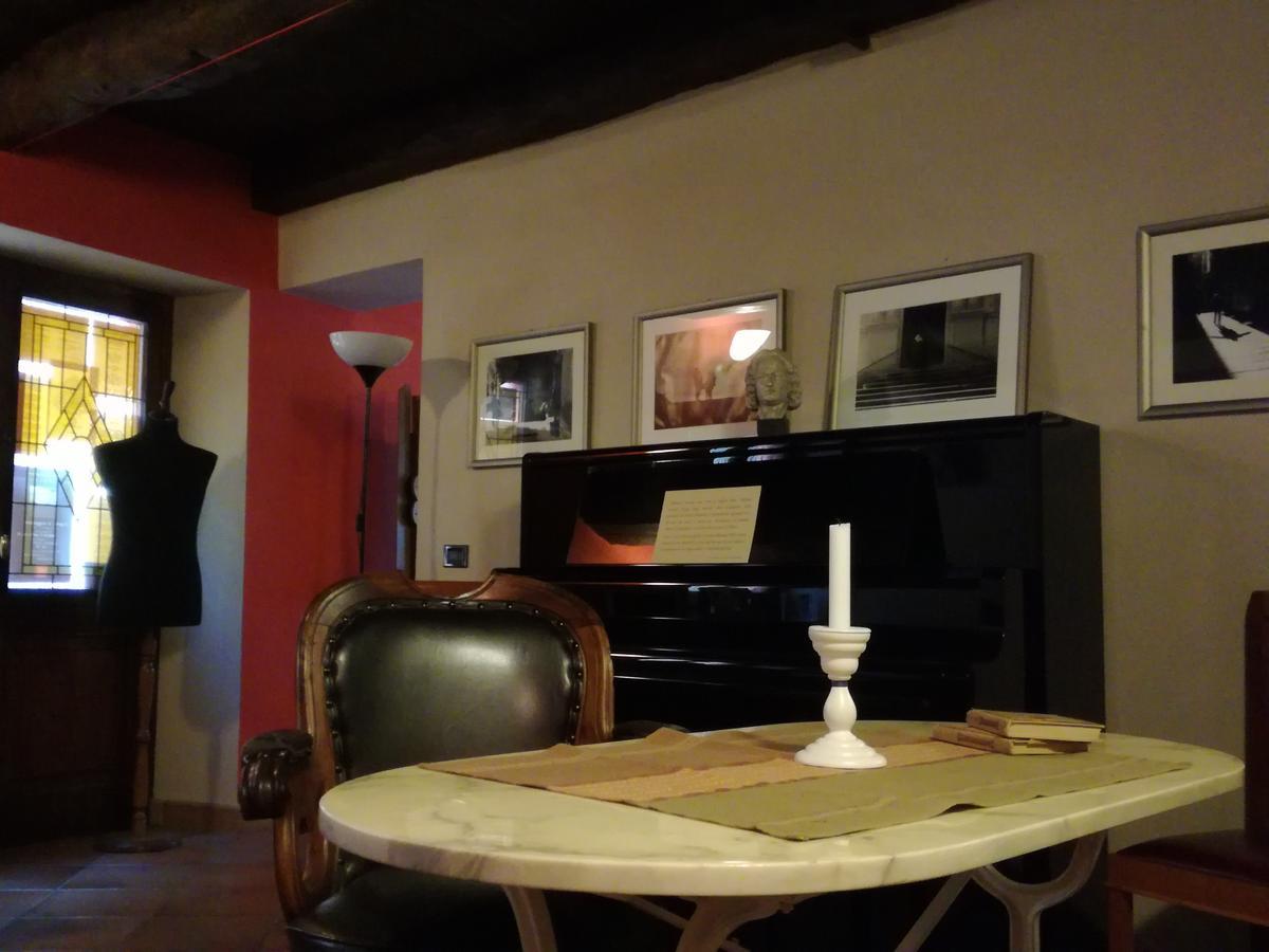 Casa Asso Di Coppe B&B Alba  Extérieur photo